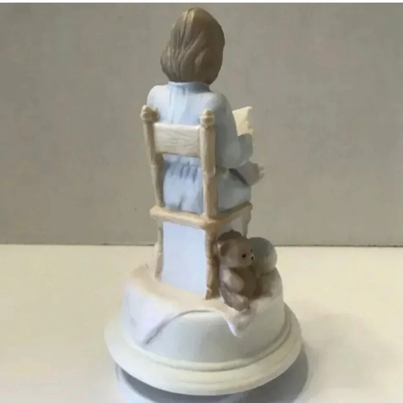 House Of Lloyd 1990 Music Maker Brahms’s Lullaby Figurine Mom Daughter Bible - Picture 2 of 5